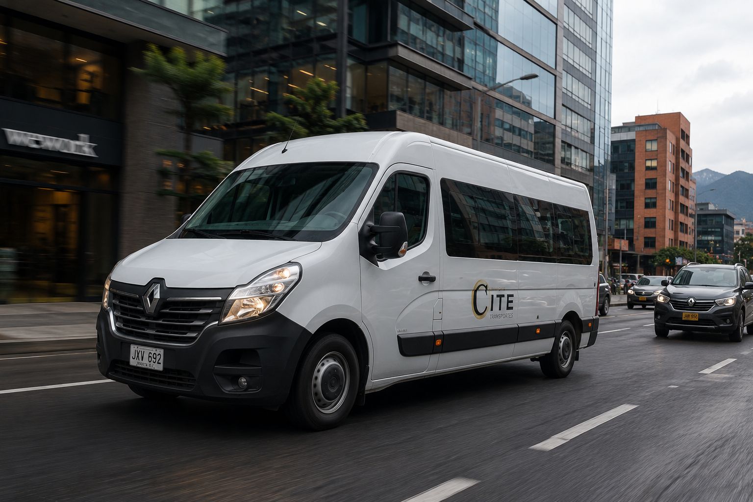 Van de Transportes CITE recogiendo personal